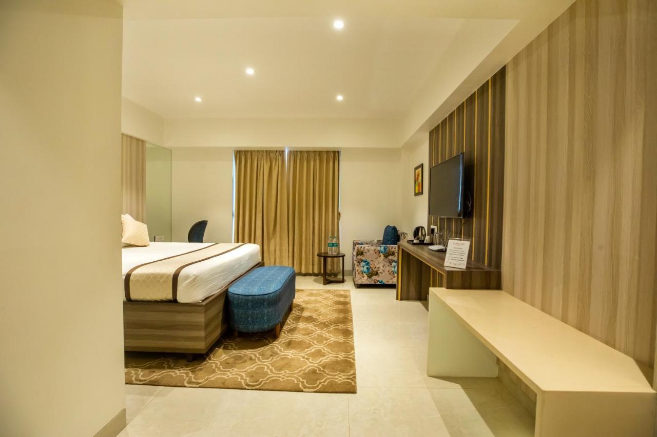 The Thane Club Экстерьер фото