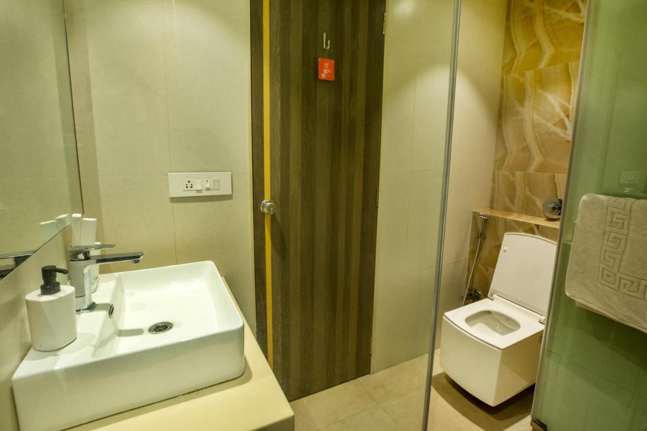 The Thane Club Экстерьер фото