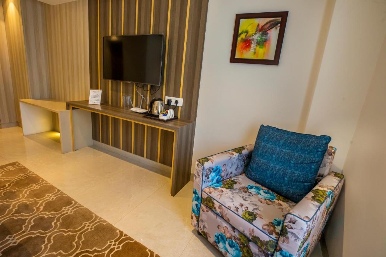 The Thane Club Экстерьер фото