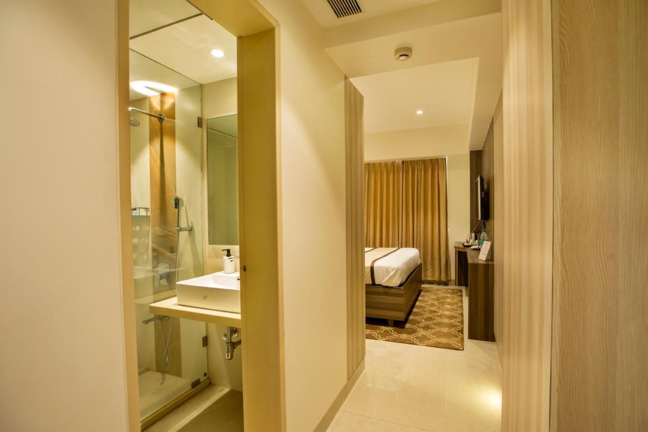The Thane Club Экстерьер фото