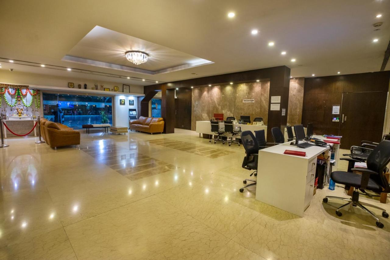 The Thane Club Экстерьер фото