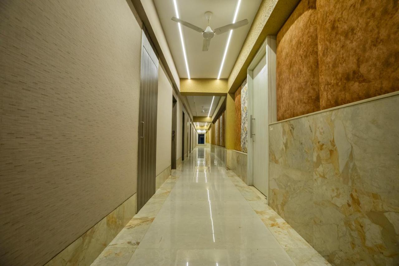 The Thane Club Экстерьер фото